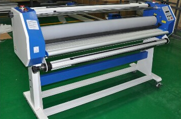 武汉林尔其广告工厂店 专业喷绘写真与动漫设计服务